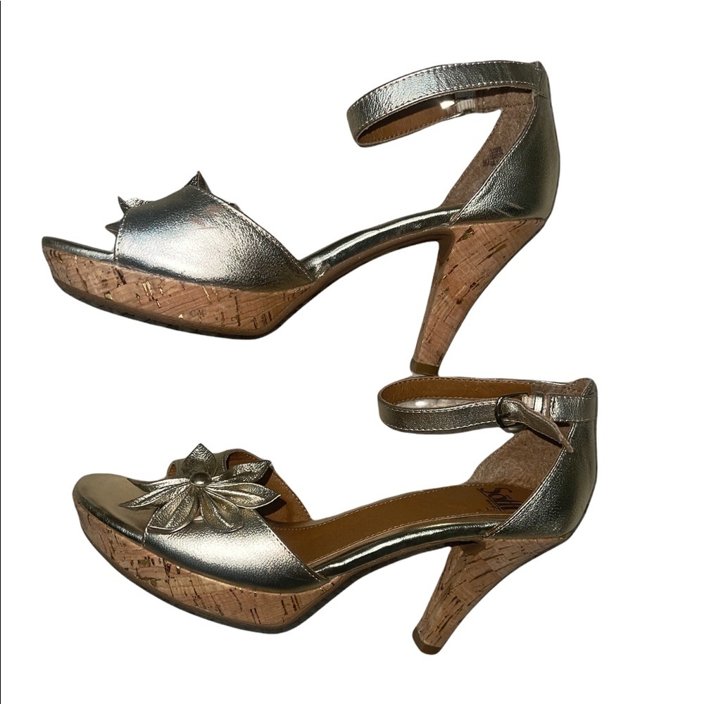 Sofft brand gold high heels with ankle strap